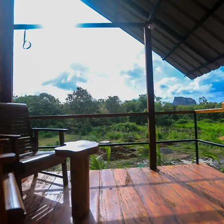 Lion Wood Treehouse Talkote Exterior photo