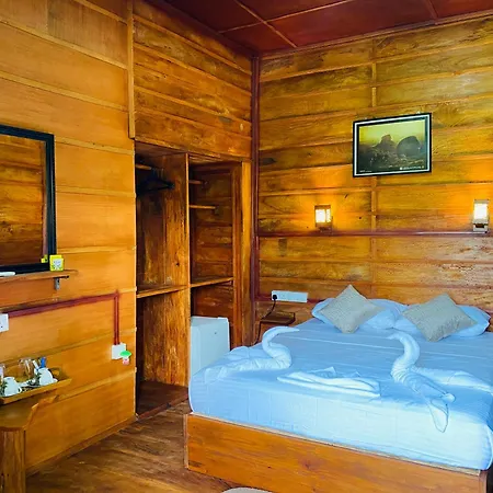Lion Wood Treehouse Talkote Exterior photo