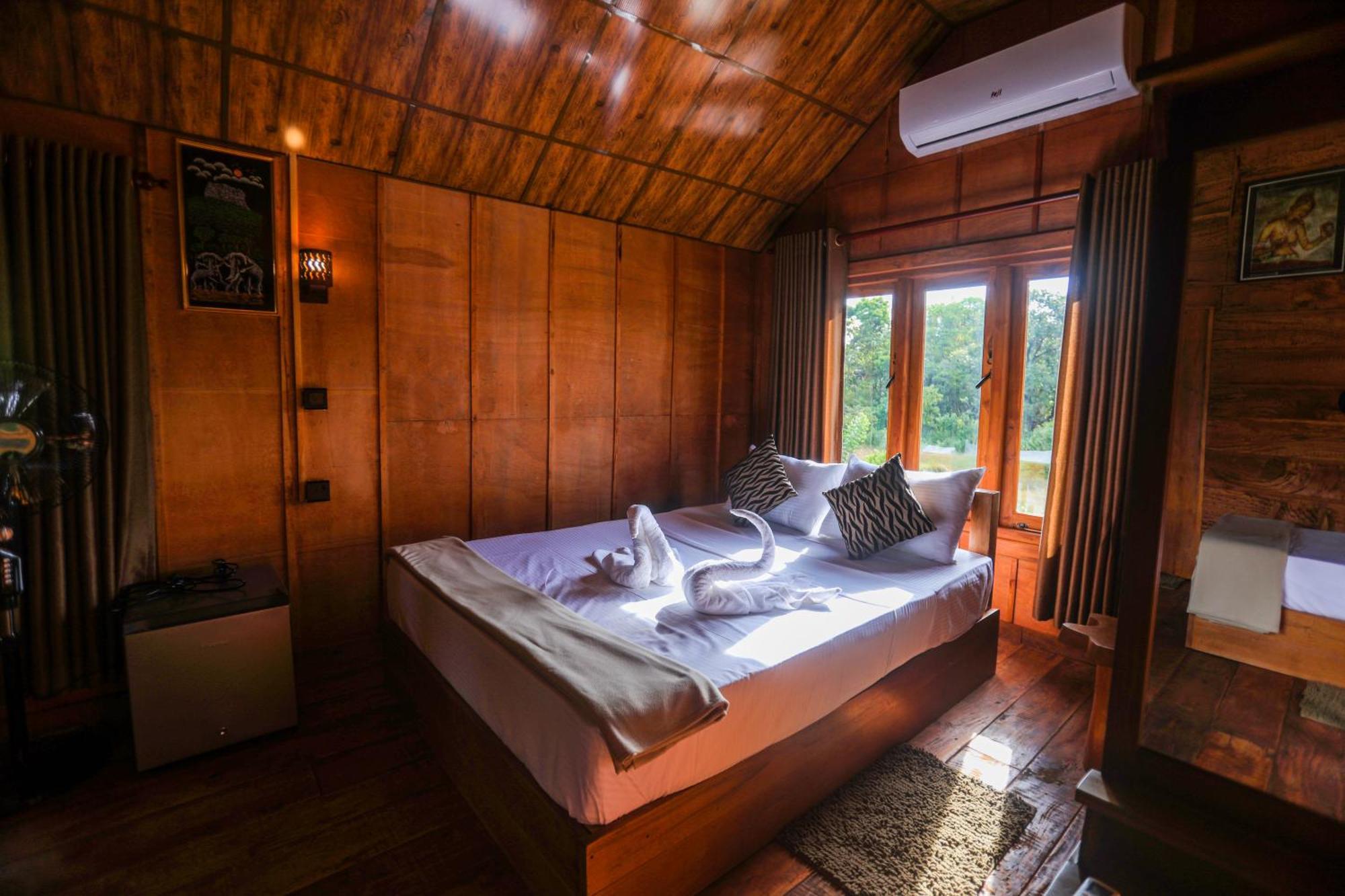 Lion Wood Treehouse Talkote