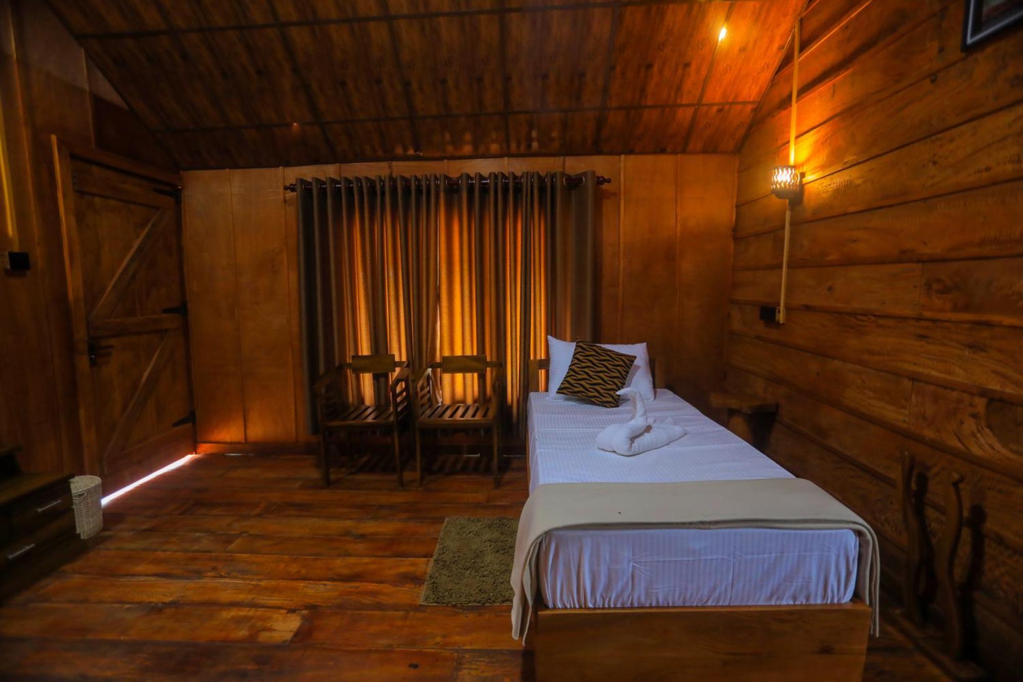 Lion Wood Treehouse *