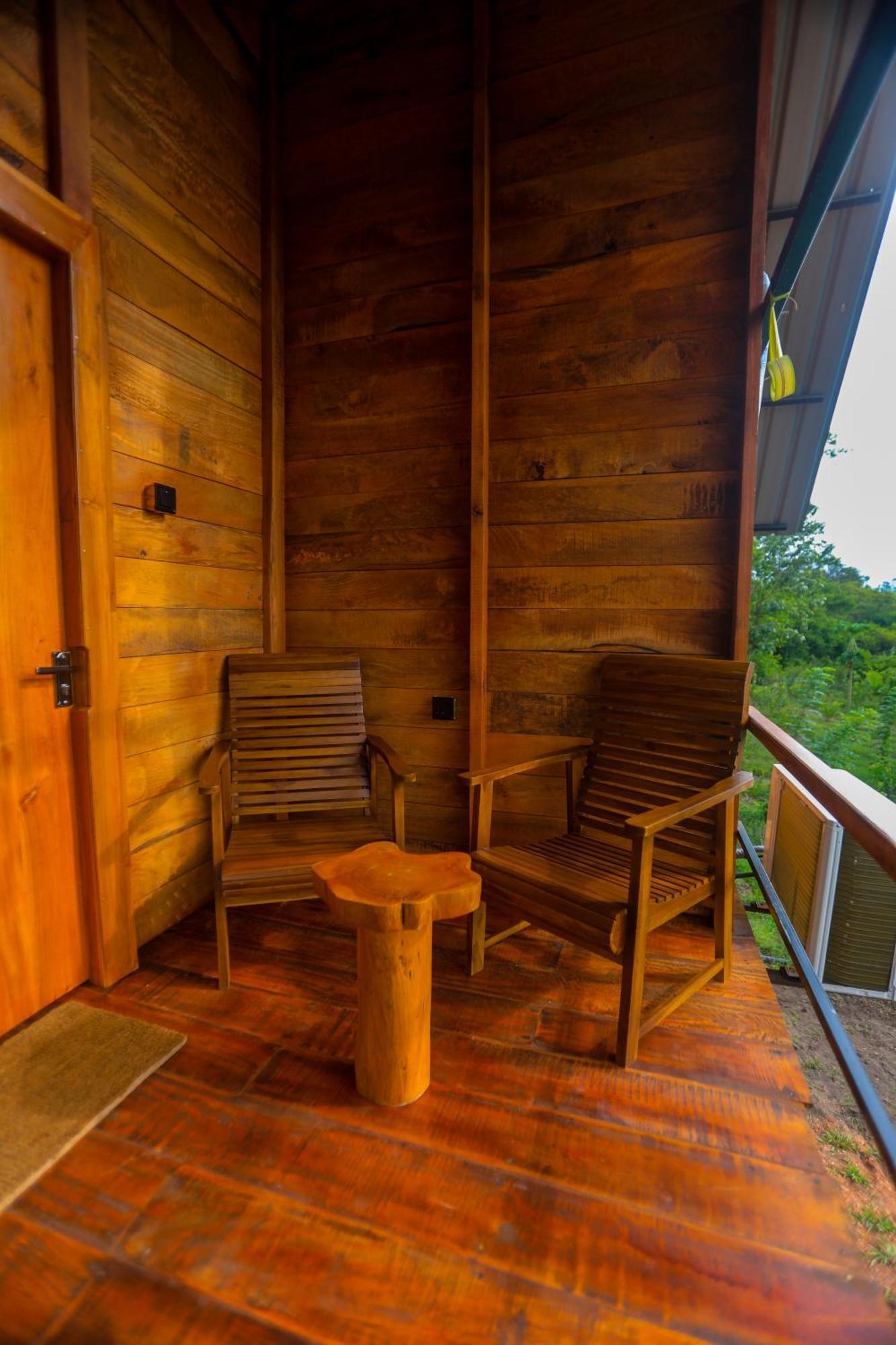 Villa Lion Wood Treehouse