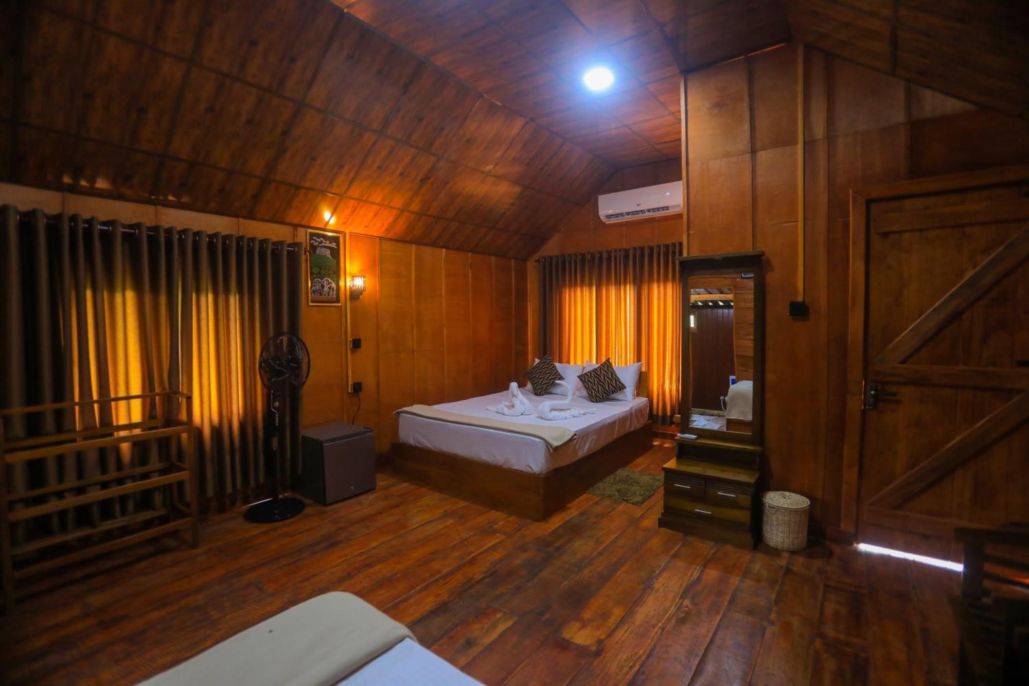 Lion Wood Treehouse Villa *